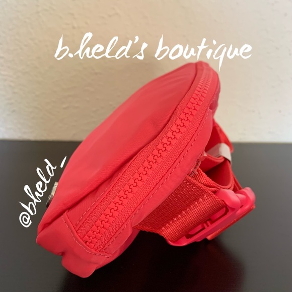 lululemon Everywhere Belt Bag in Lip Gloss Hot Pink One Size 1L Brand New NWT - Picture 7 of 16